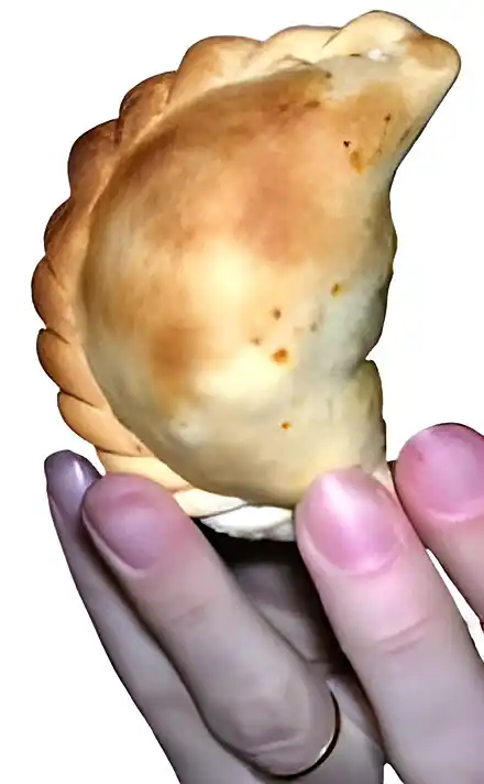 ¿Cómo se comen las empanadas salteñas?